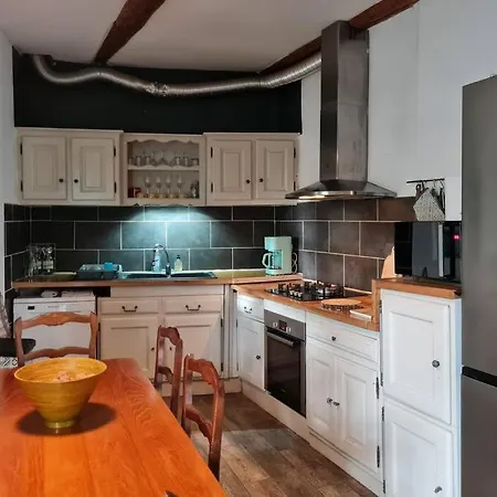 70 M2 Avec Terrasse, Proche De La *